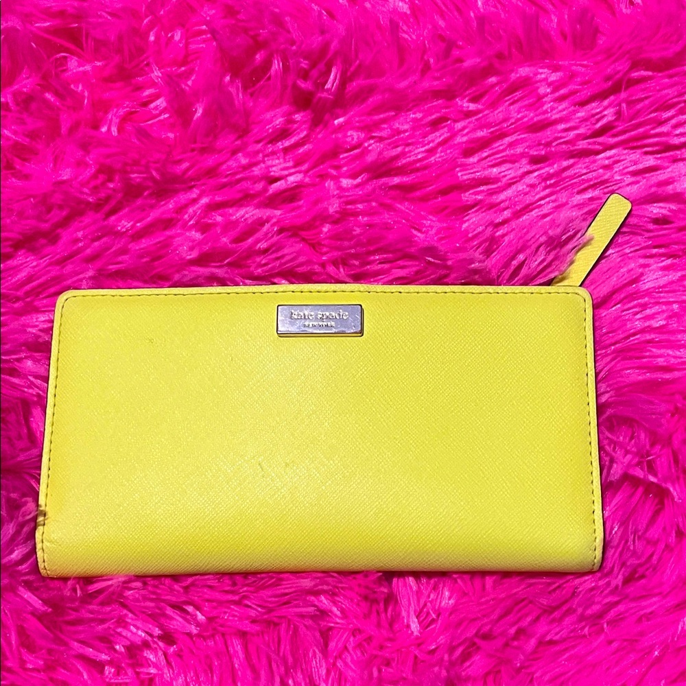 Kate Spade Lemon Yellow Wallet🍋